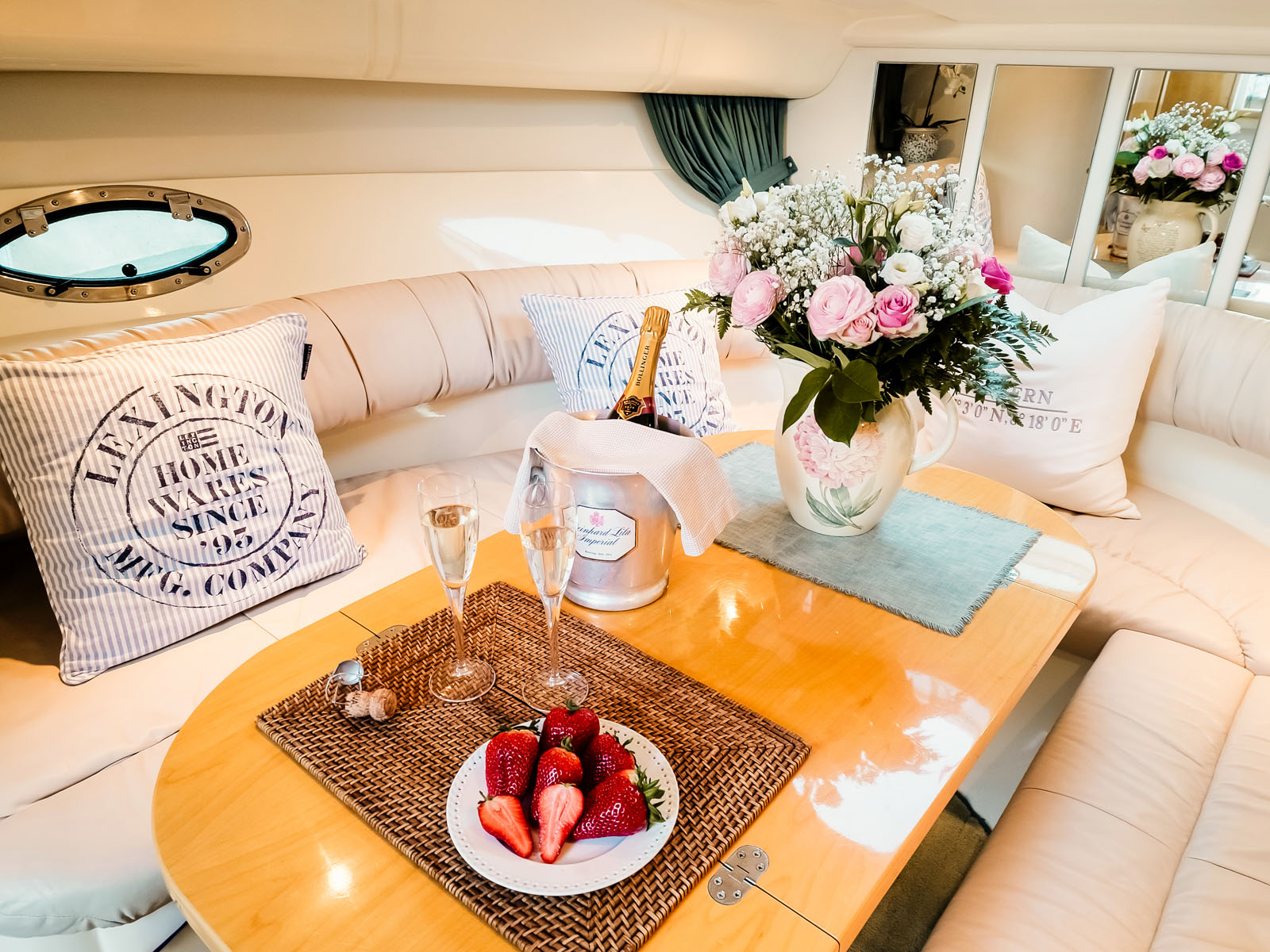 Unser Boot – No.1 for exclusive tours on the lake